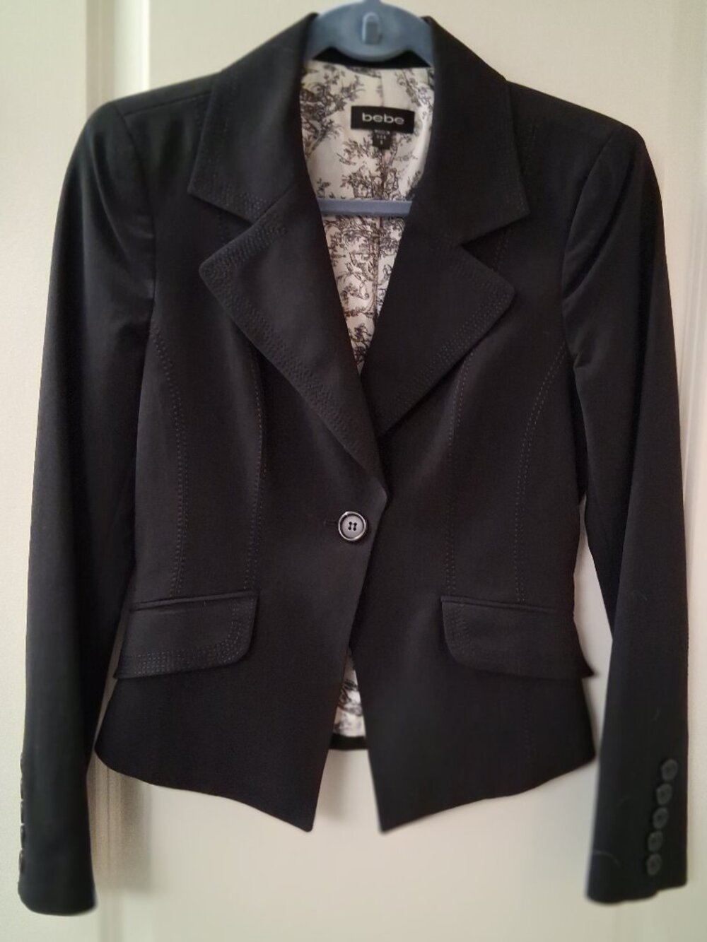 Women's Bebe Black Fitted Single Button Blazer With Floral Lining